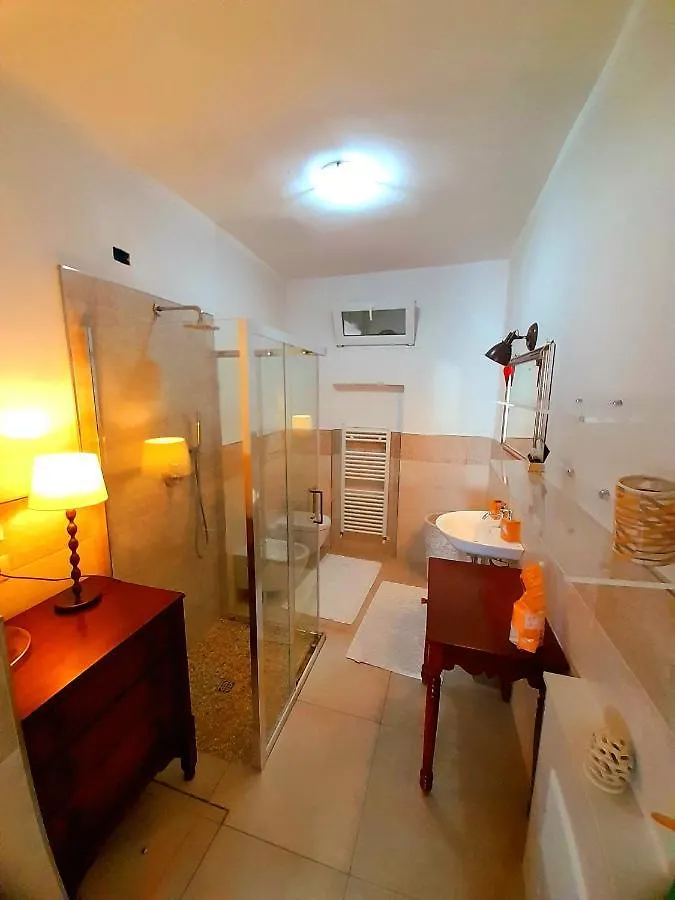Les Amis Apartment Peschiera del Garda Italy