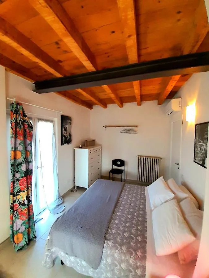 Les Amis Apartment Peschiera del Garda 0*,  Italy